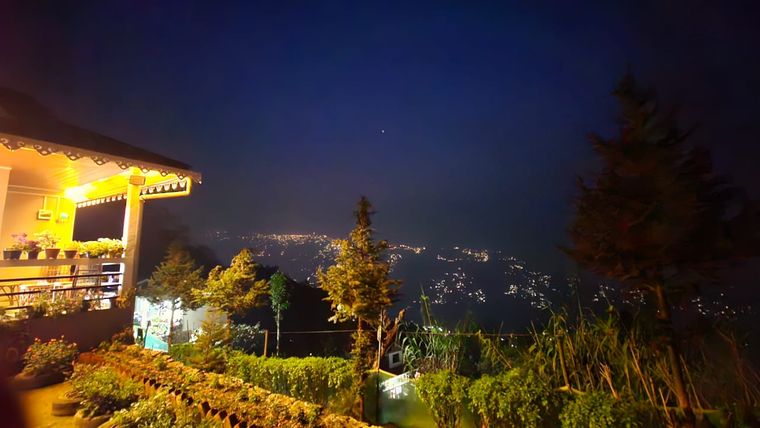 Kanchenjunga View Cottage w/ Deer Sightings, WB