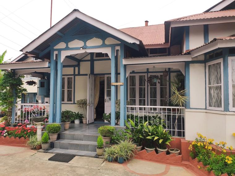 Vintage Homestay w/ Home-Cooked Breakfast - HP
