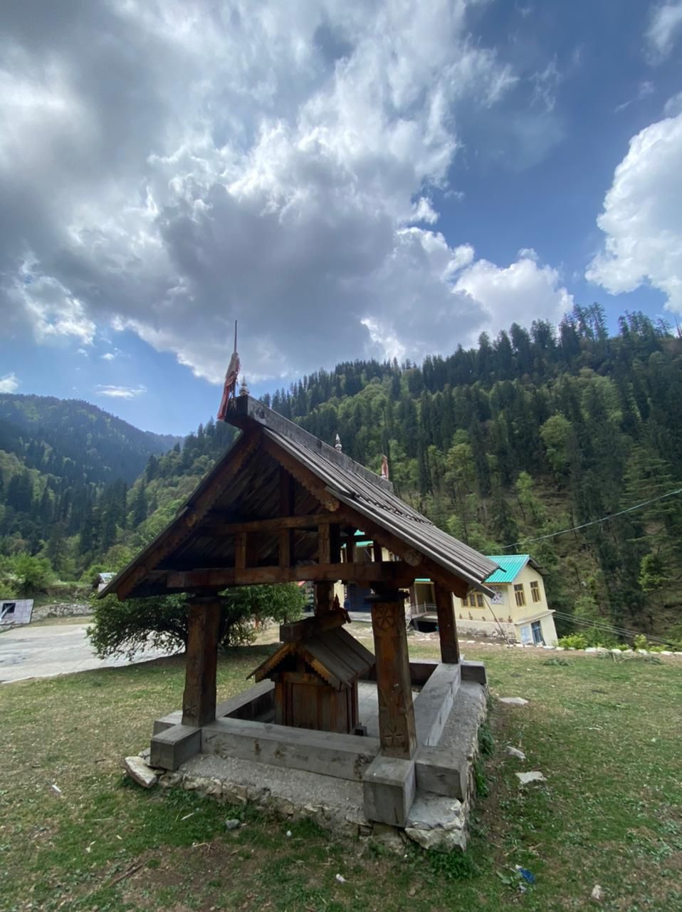 Homestay w/ Home Meals & Hiking Trails, HP in Jibhi, HP 1