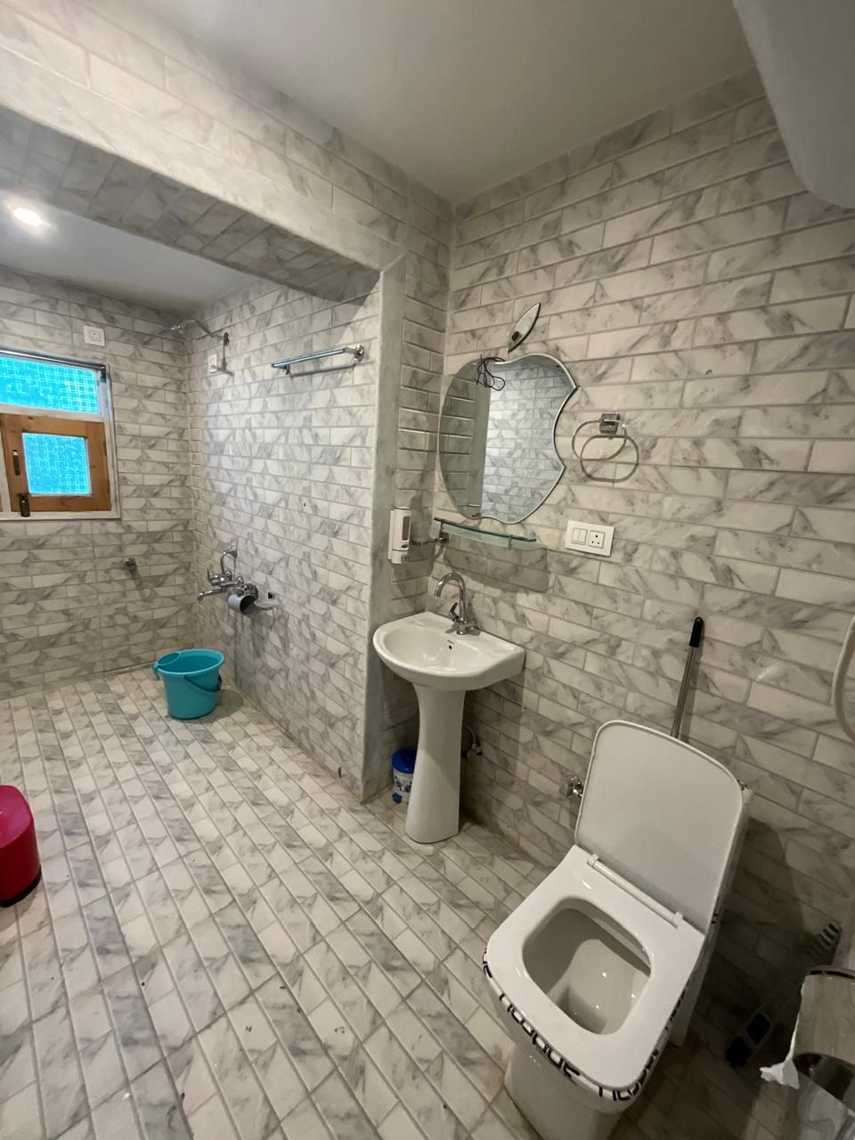 Clean BRs & HP Meals Homestay w/ Garden Kashmir - Tangmarg, J&K photo 4