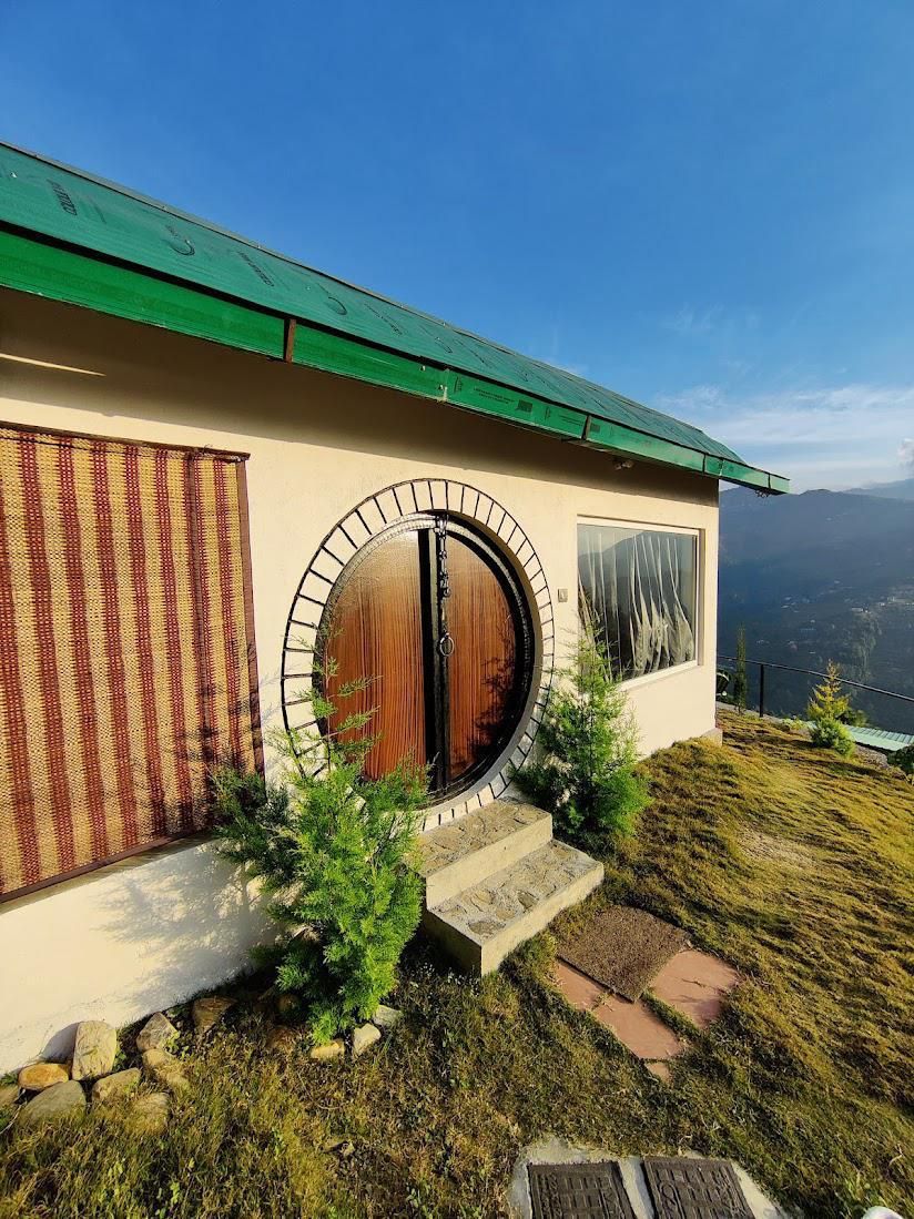 Spacious Resort w/ Lush Greenery, Uttarakhand