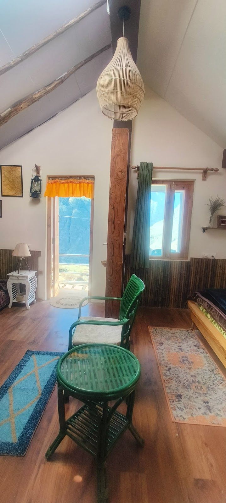 Starry Sky Cottage, Home Meals & Views, HP in Sumnam, HP 8