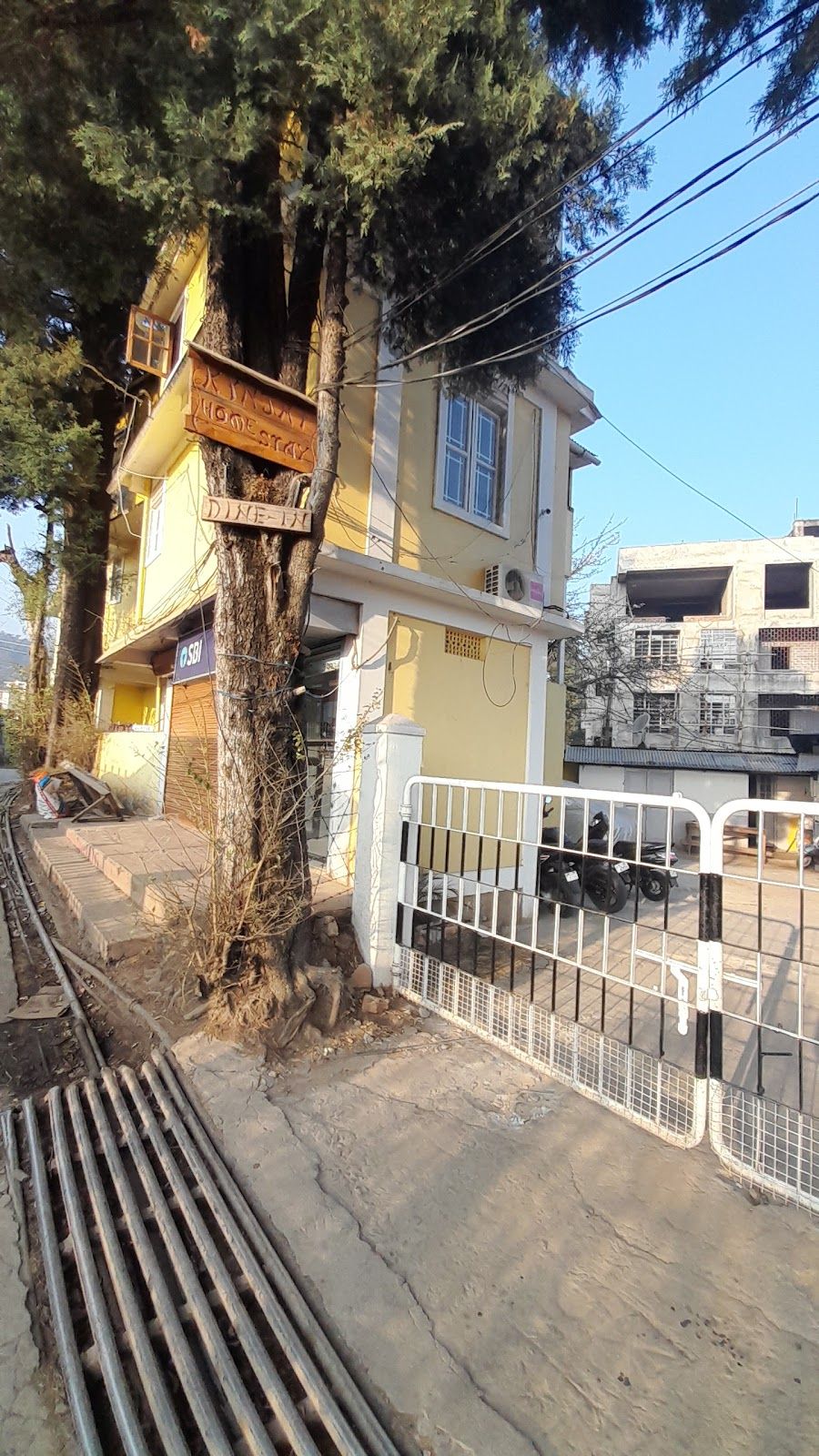 Homestay w/ Local Insights & Great Hospitality - Meghalaya in HV6X+3PG, Jowai Rd, Motinagar, Lumpyngngad, Shillong, Meghalaya 793014, India 1