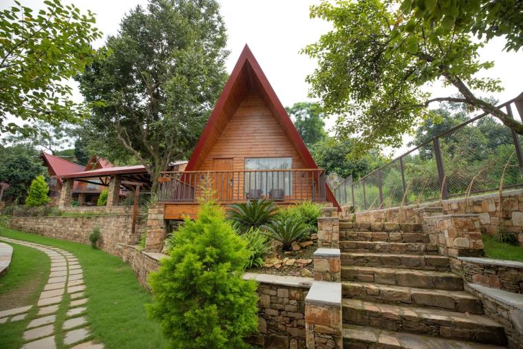 A-Frame Cottage w/ Lake Access & Hi-Tea, UK