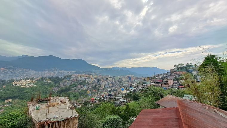 Valley view 8-bedroom house in Nagaland