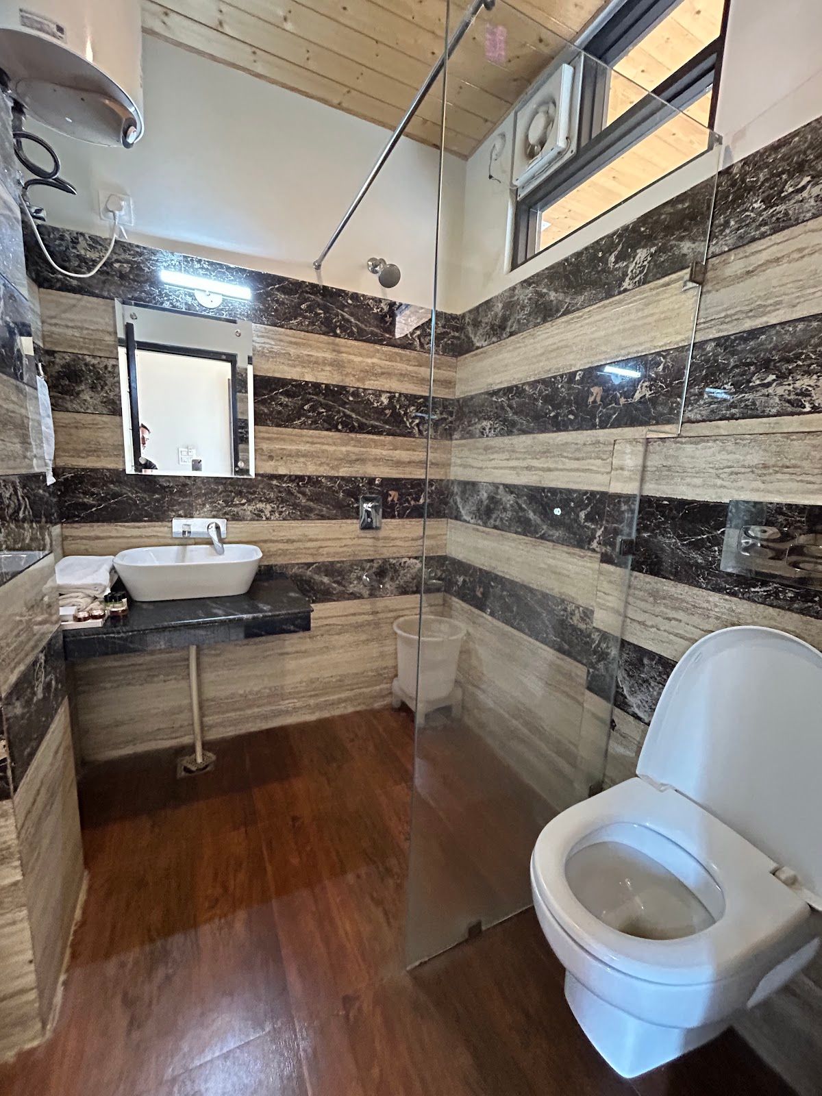 Plantation View Homestay, Ample Parking, HP in Pukhri, HP 2