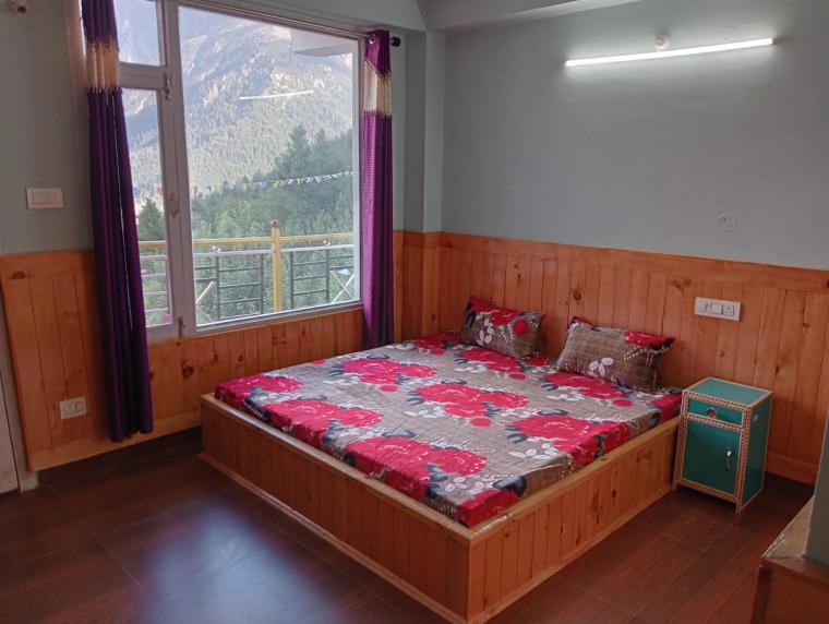 Apple Orchard Homestay w/ Kailash Views, HP