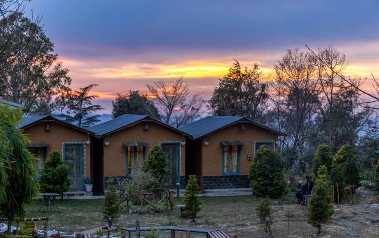 Mud Huts w/ Mountain & Forest Views HP