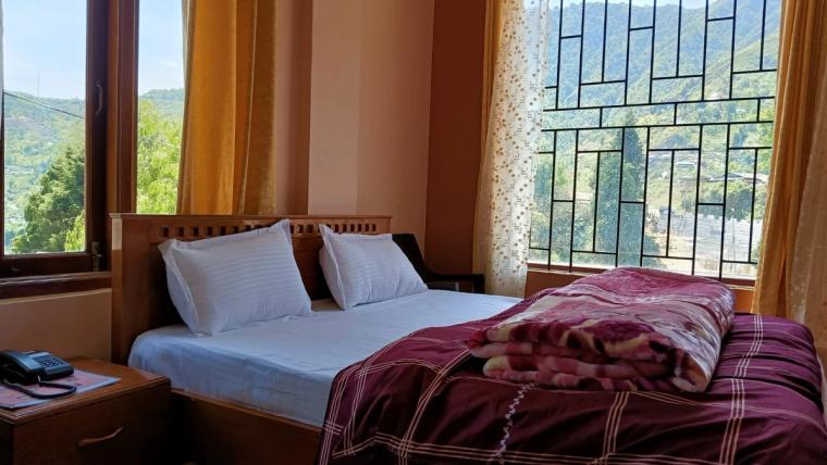 Live Kitchen Lodge w/ Spotless Rooms, AP