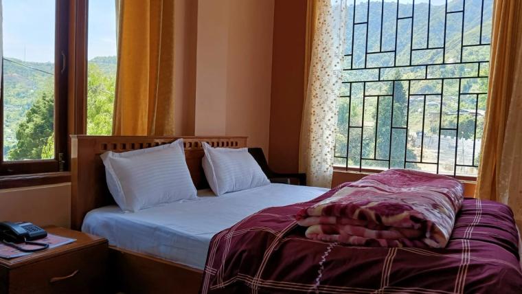 Live Kitchen Lodge w/ Spotless Rooms, AP