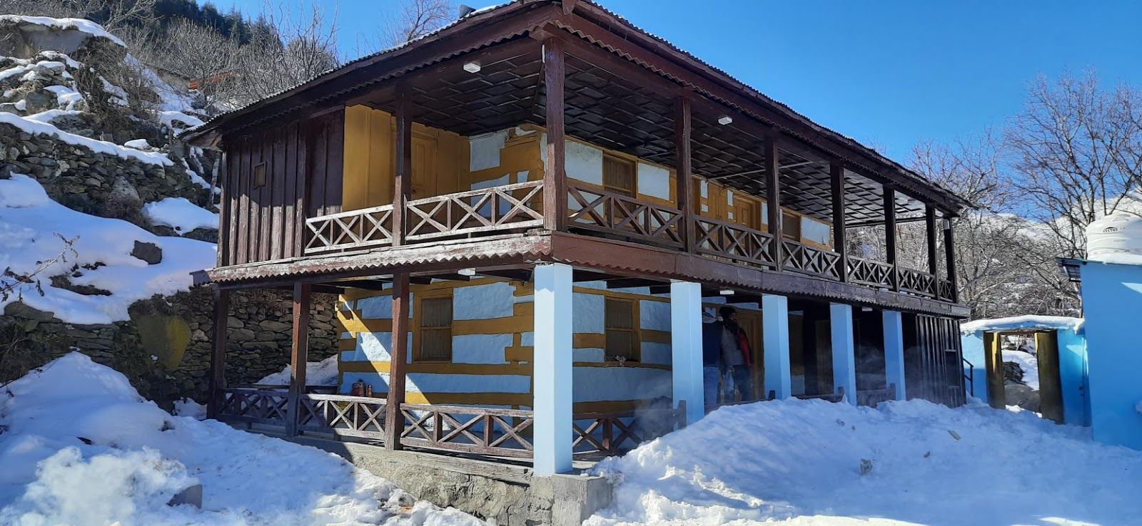 Village Homestay, Home Meals & Snowfall, UK