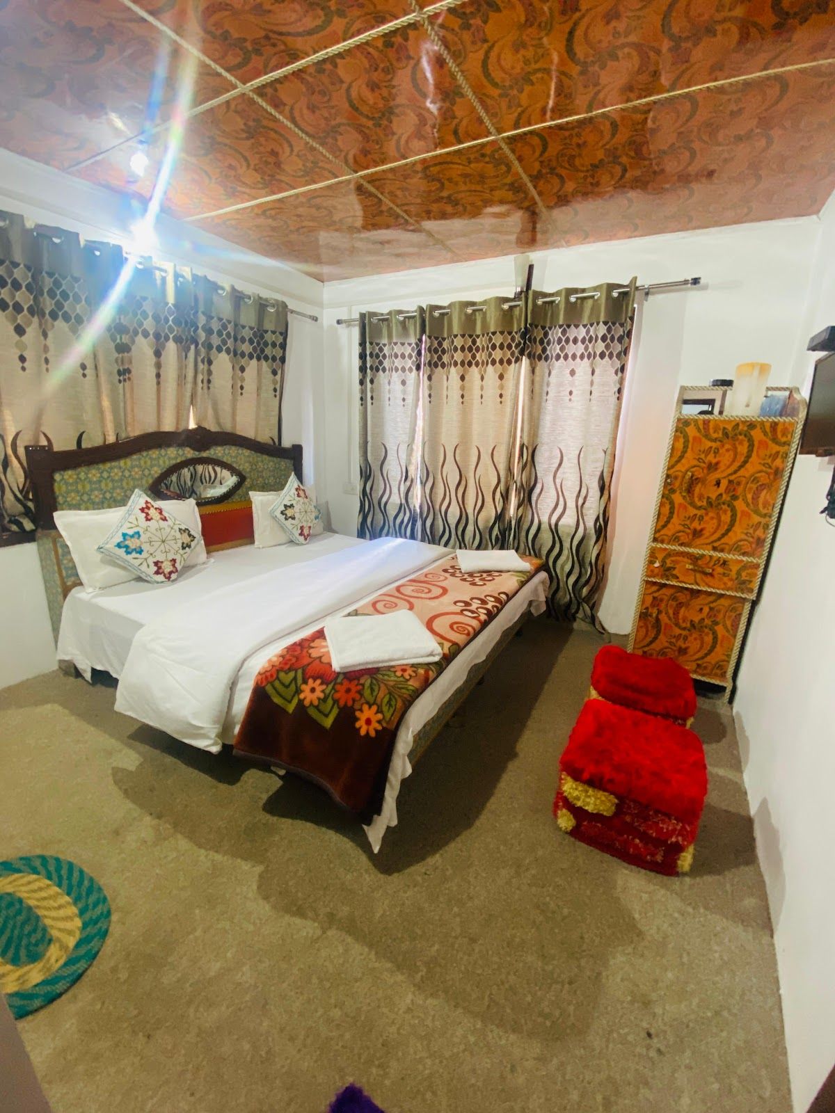 Helpful Staff Guest House w/ Market & Transport - Jammu & Kashmir, Pahalgam photo 5