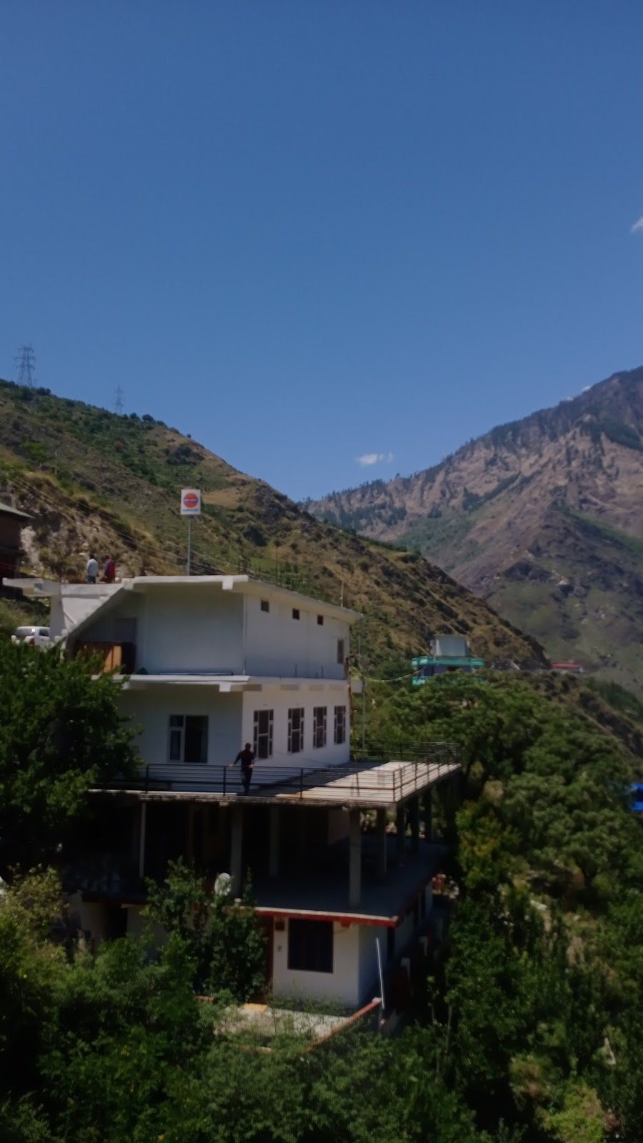 Peak View Homestay w/ Parking, HP in Saki Charang, HP 1