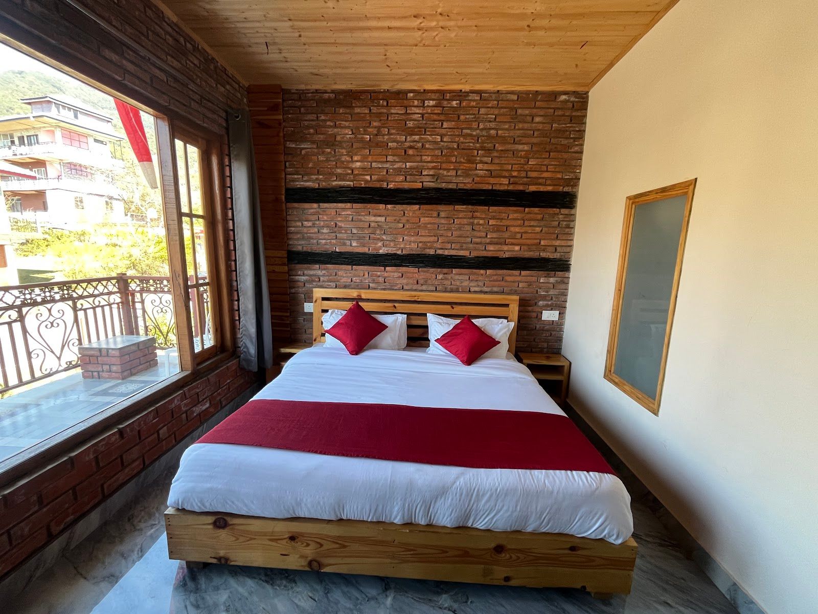 Hills View Homestay w/ Chef & Paragliding HP NE AP in Bir, HP 8