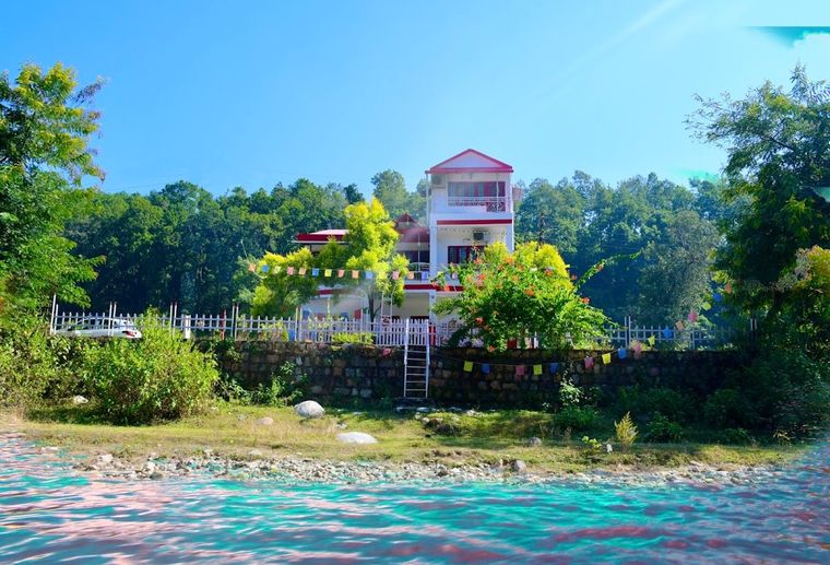 Aritar homestay by the lake, East Sikkim