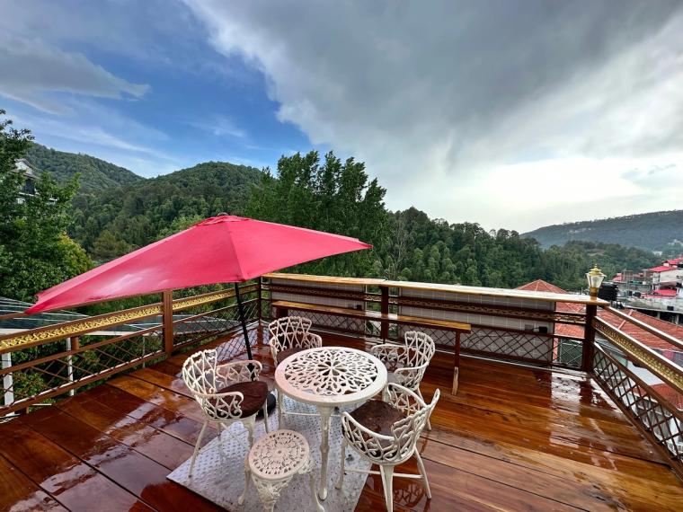 Homestay w/ Balcony Views & Home Meals, HP