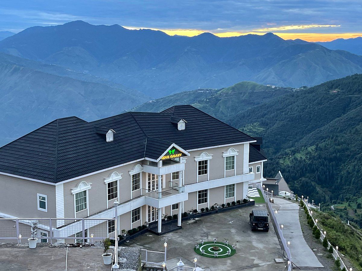 Himalayan Villa w/ Snow Peak Views & Spa, UK