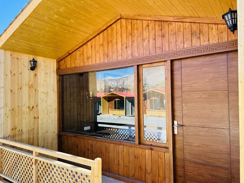 21 bedroom house with mountain views in Nubra