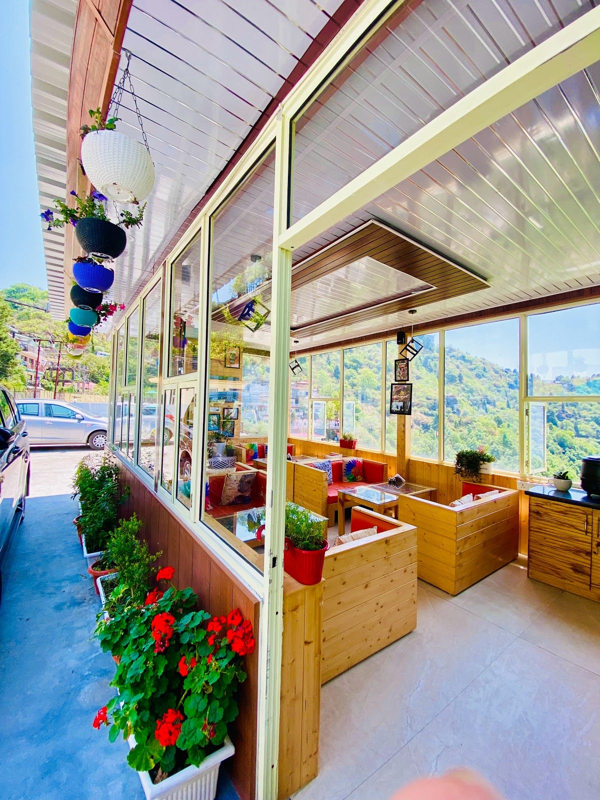 Uphill Homestay w/ Valley Views & Meals in Uttarakhand Mussoorie 1