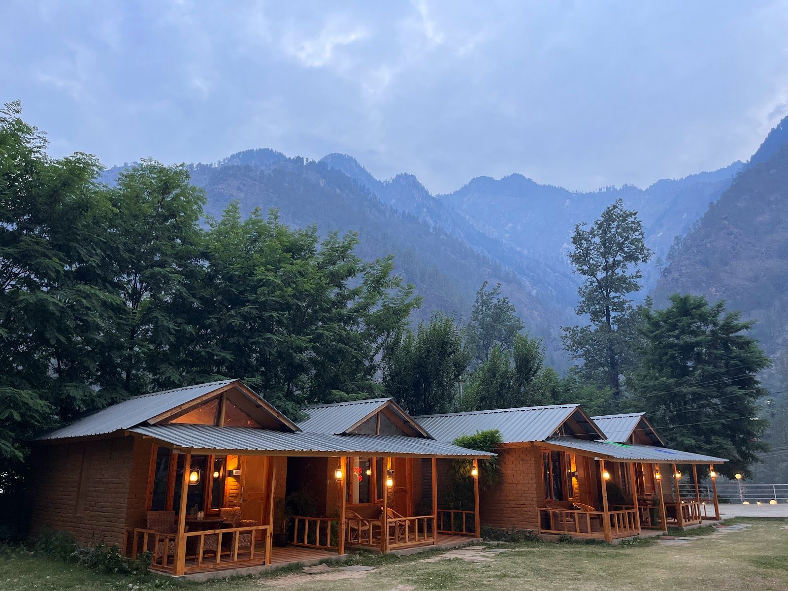 Kasol House, Himachal: Riverside Views & Mountain Air