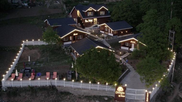 Cottage w/ Mountain Views & Bonfire, J&K