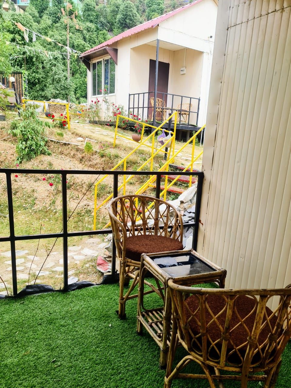 12 bedroom house with valley view in Kanatal