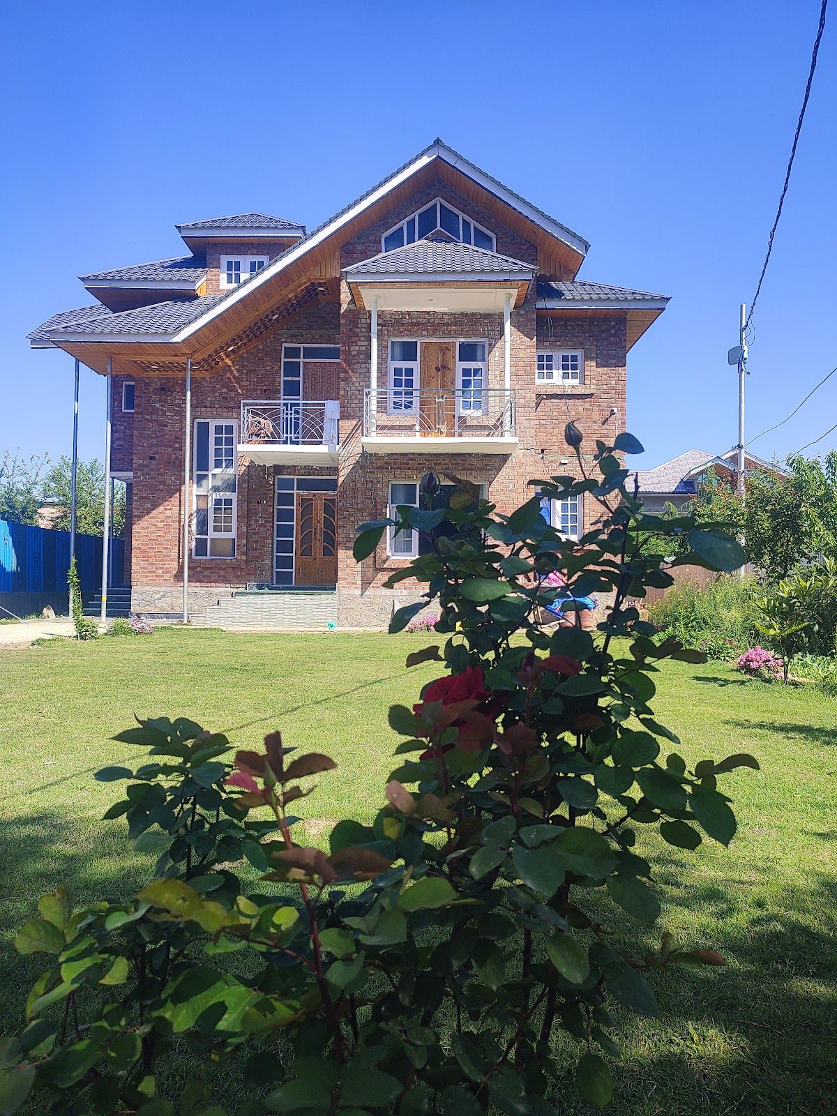 Family Villa w/ Home Meals & Hammam, Kashmir
