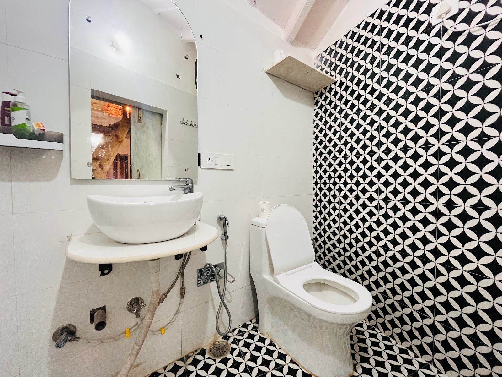 Hilltop Bungalow w/ Bonfire & Home Meals, HP -  photo 4