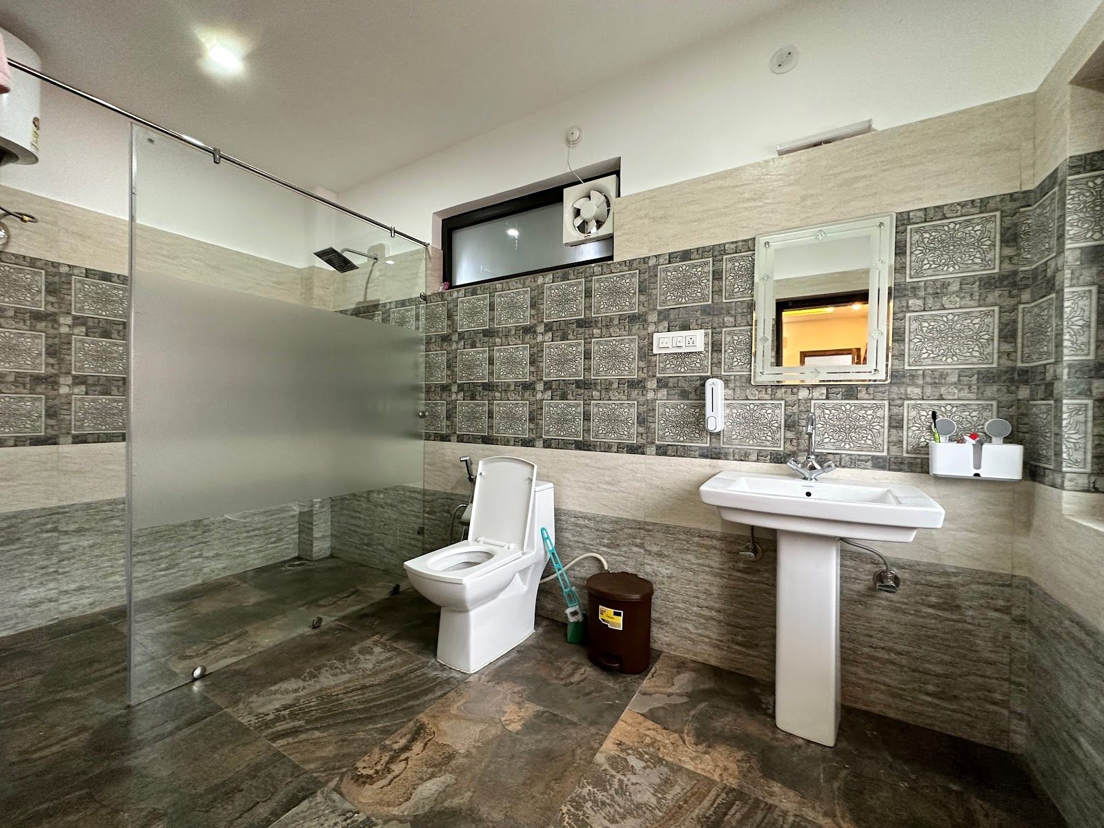 Homestay w/ Balcony Views & Home Meals, HP - Dalhousie, HP photo 4