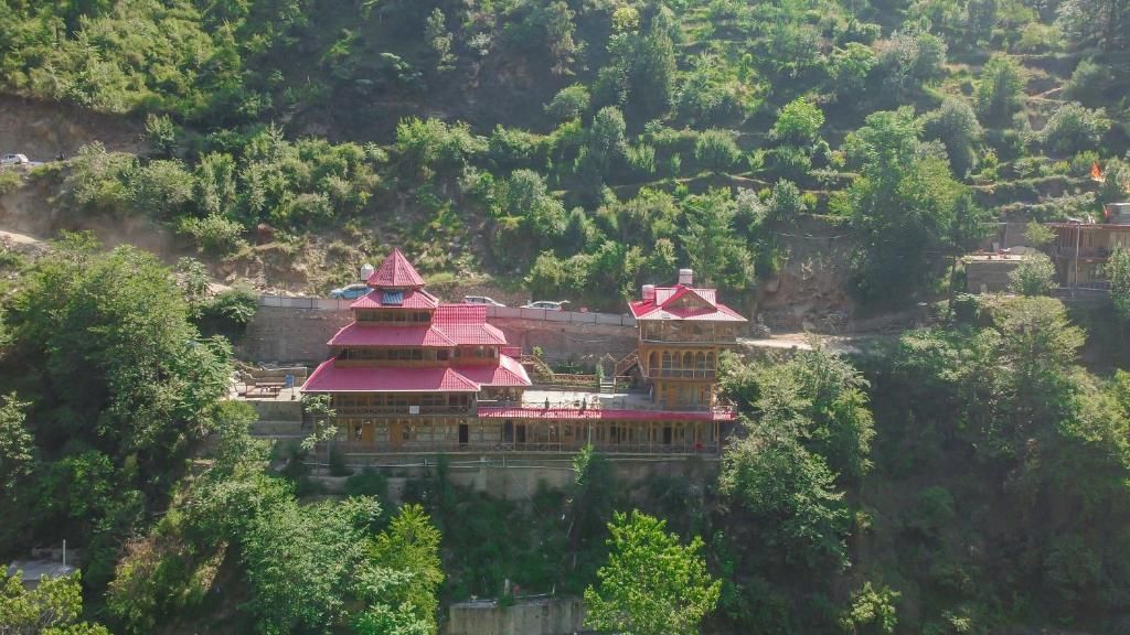 Riverside Resort w/ Mtn Views & Jalori Pass HP in Chippni, HP 5