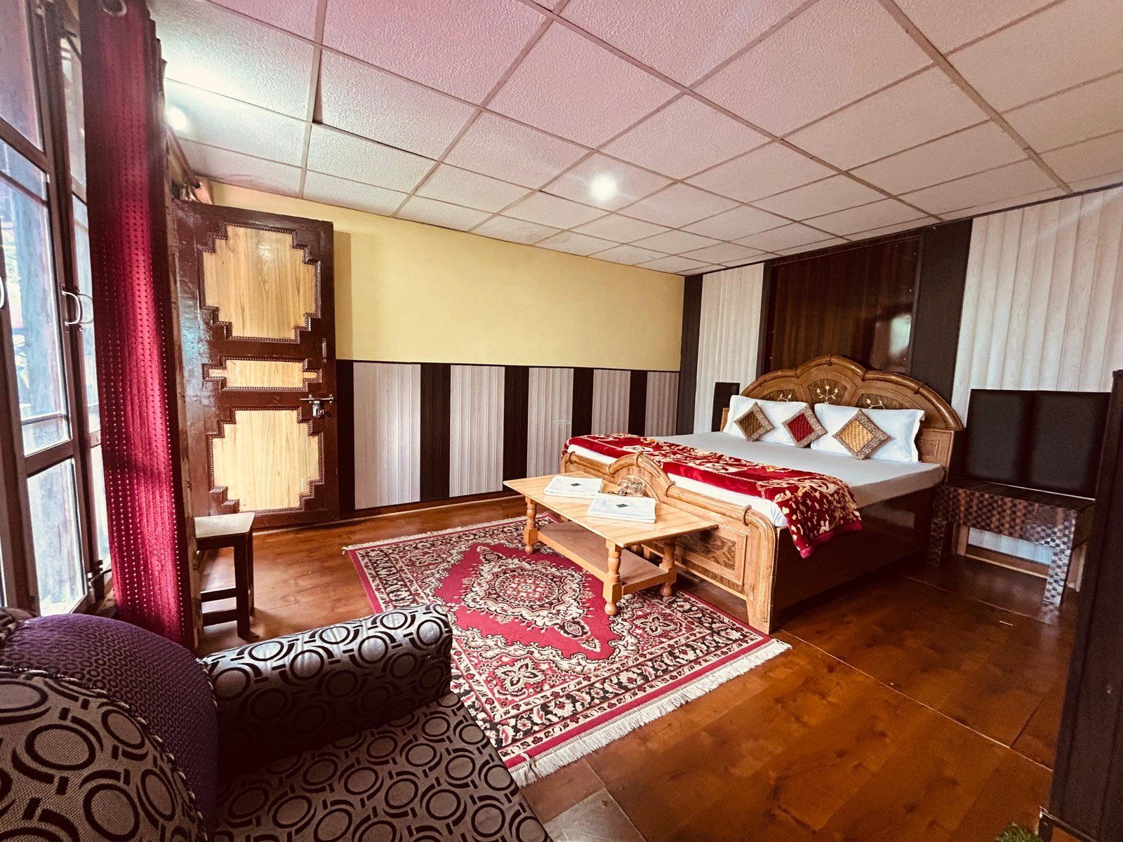 Mountain Homestay w/ Home Meals & Views in Chopta, Uttarakhand 2