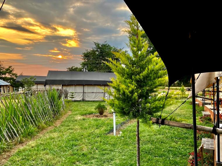 Luxury Camps w/ Paragliding Views, HP