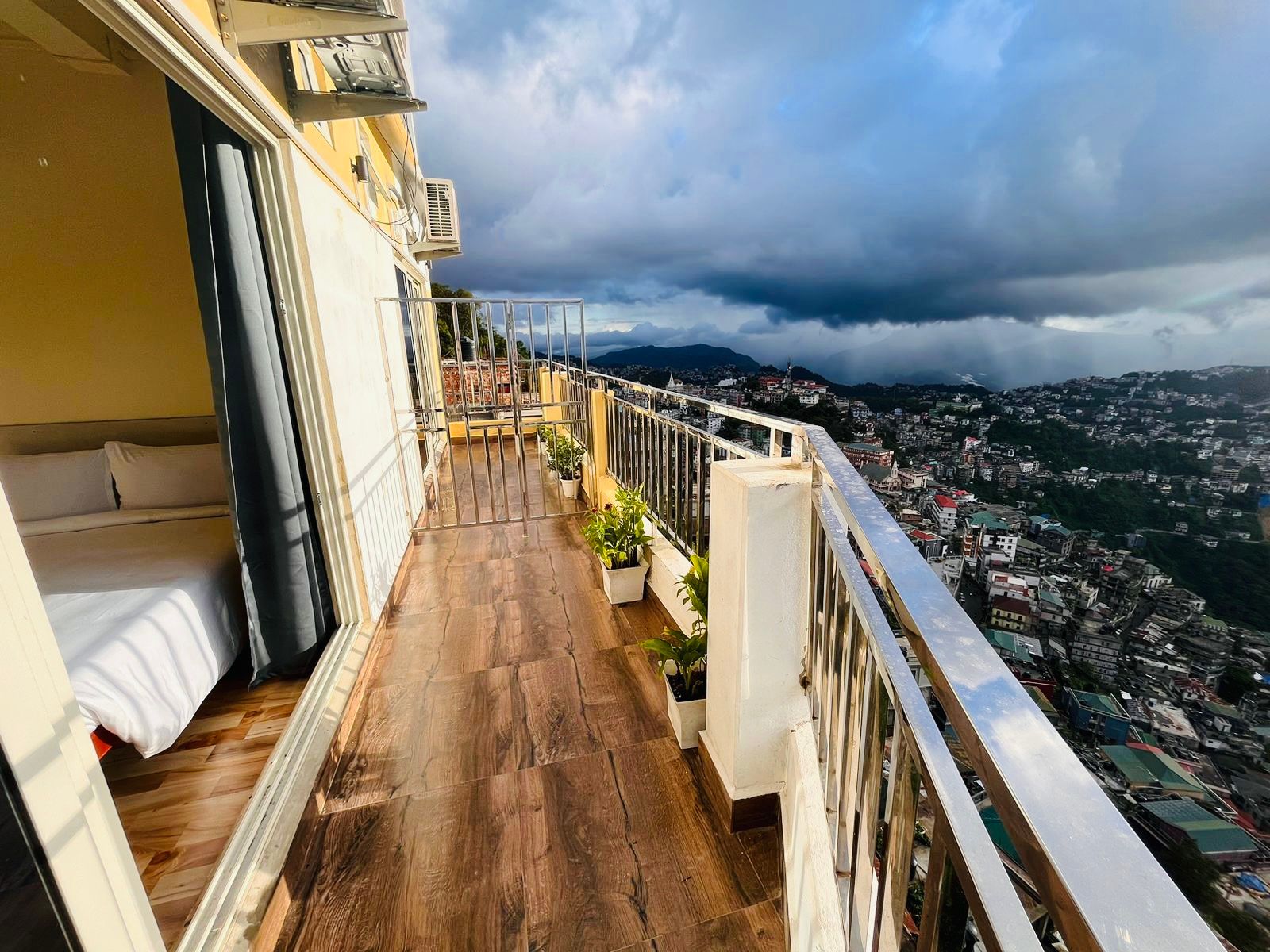 Panoramic City View House w/ Balcony, Mizoram