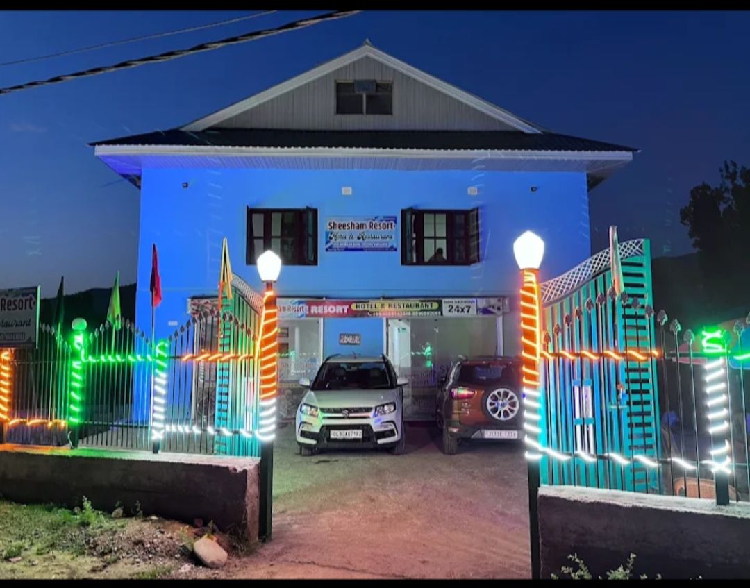 Apple Orchard Stay, Meals & Parking, J&K