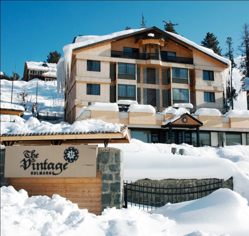 Homestay w/ Heartfelt Service & Gourmet Meals, J&K - Gulmarg, Jammu & Kashmir photo 4