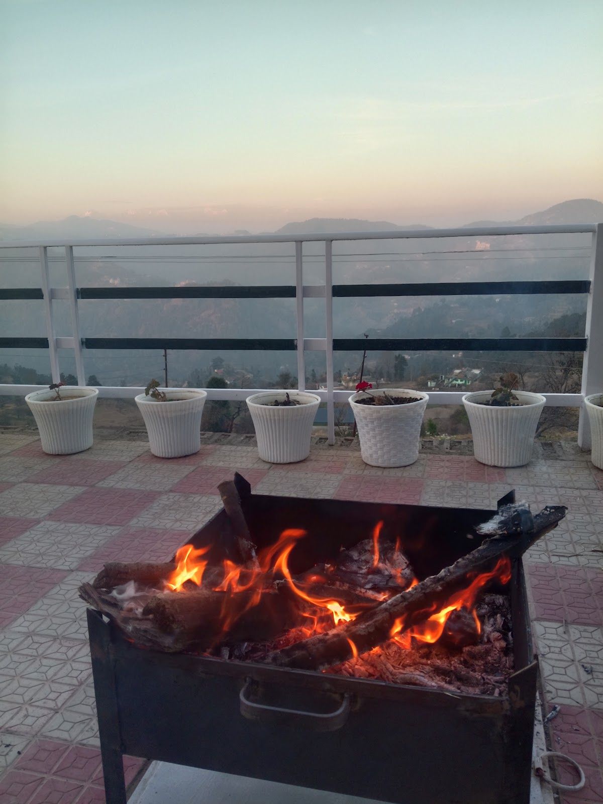 4BR Homestay w/ Himalayan Views, UK in Mukteshwar, Uttarakhand 8