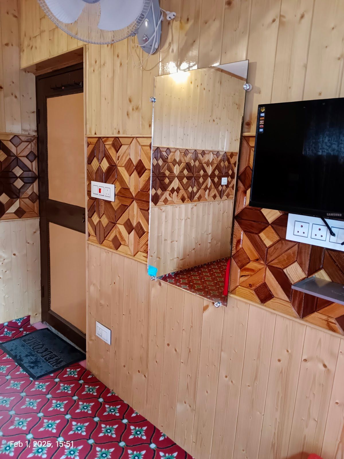 Clean & Comfy Stay w/ WiFi + Smart TV J&K - Pahalgam, Jammu & Kashmir photo 5