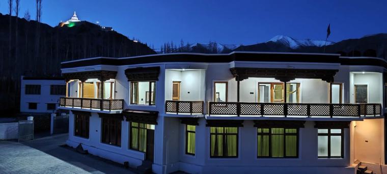 Mountain Homestay w/ Valley Views, Ladakh