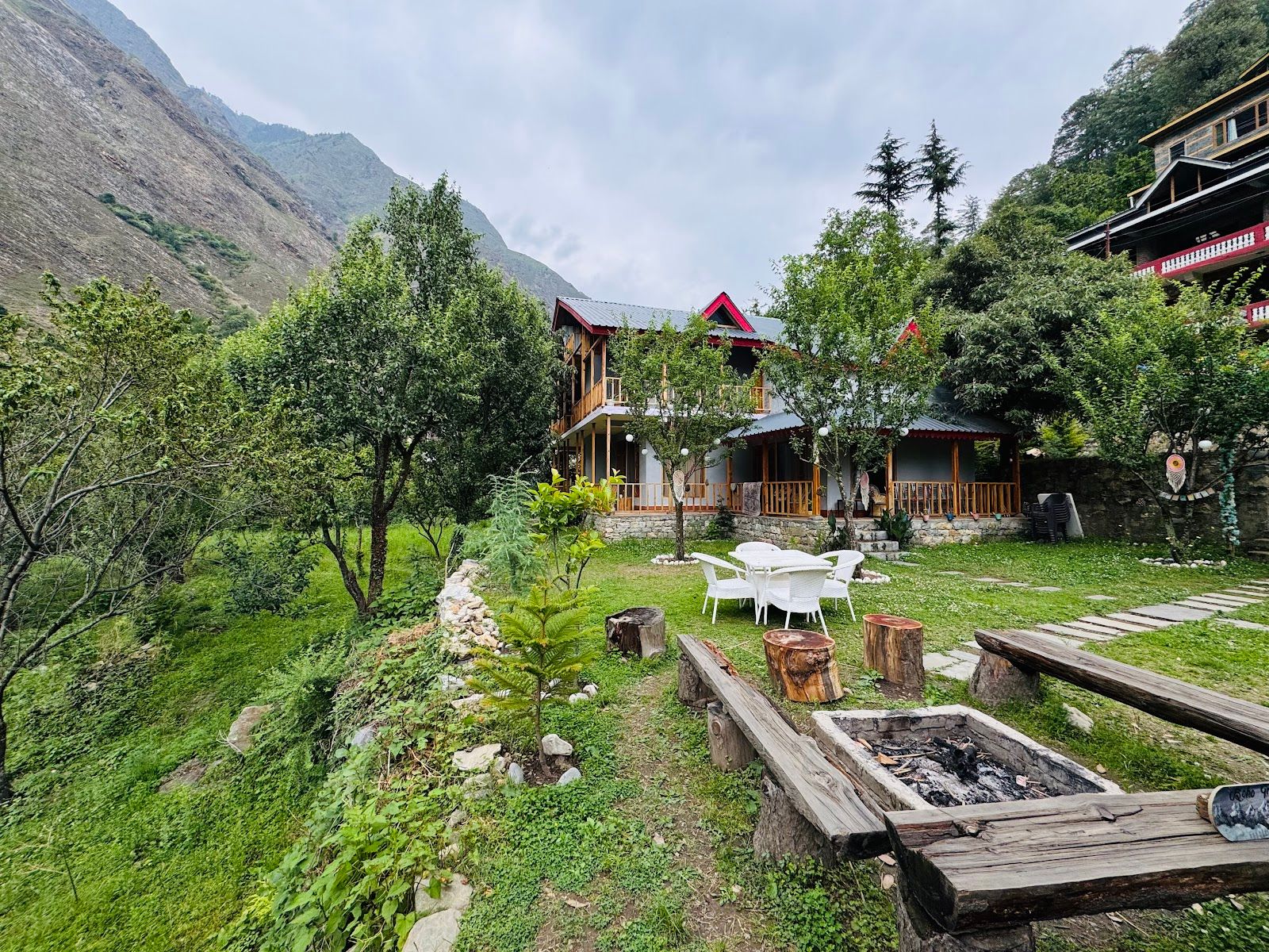 Riverside Homestay w/ Mountain Views HP