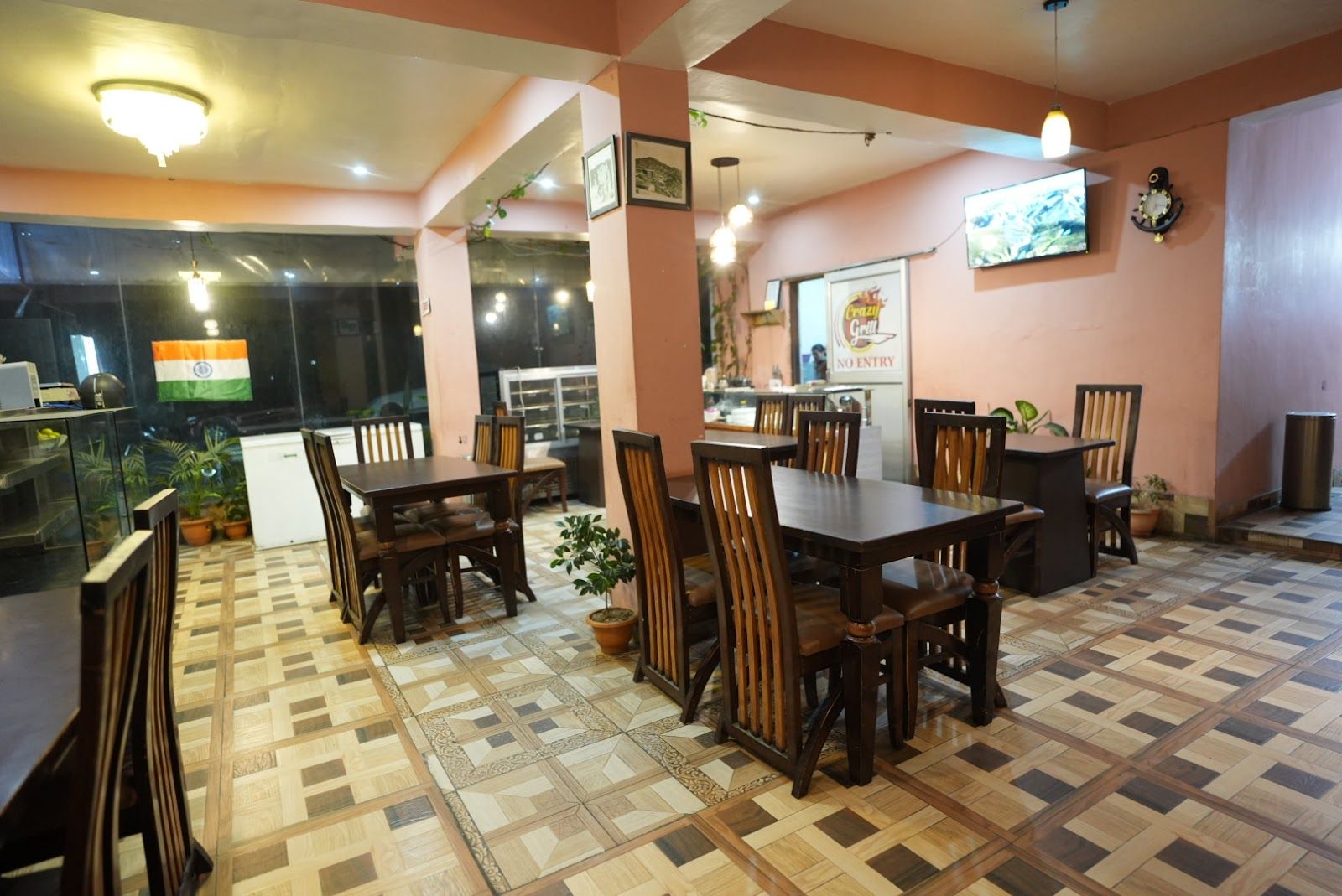 Mountain View 3BR AP w/ Balcony HP in Shimla, HP 8