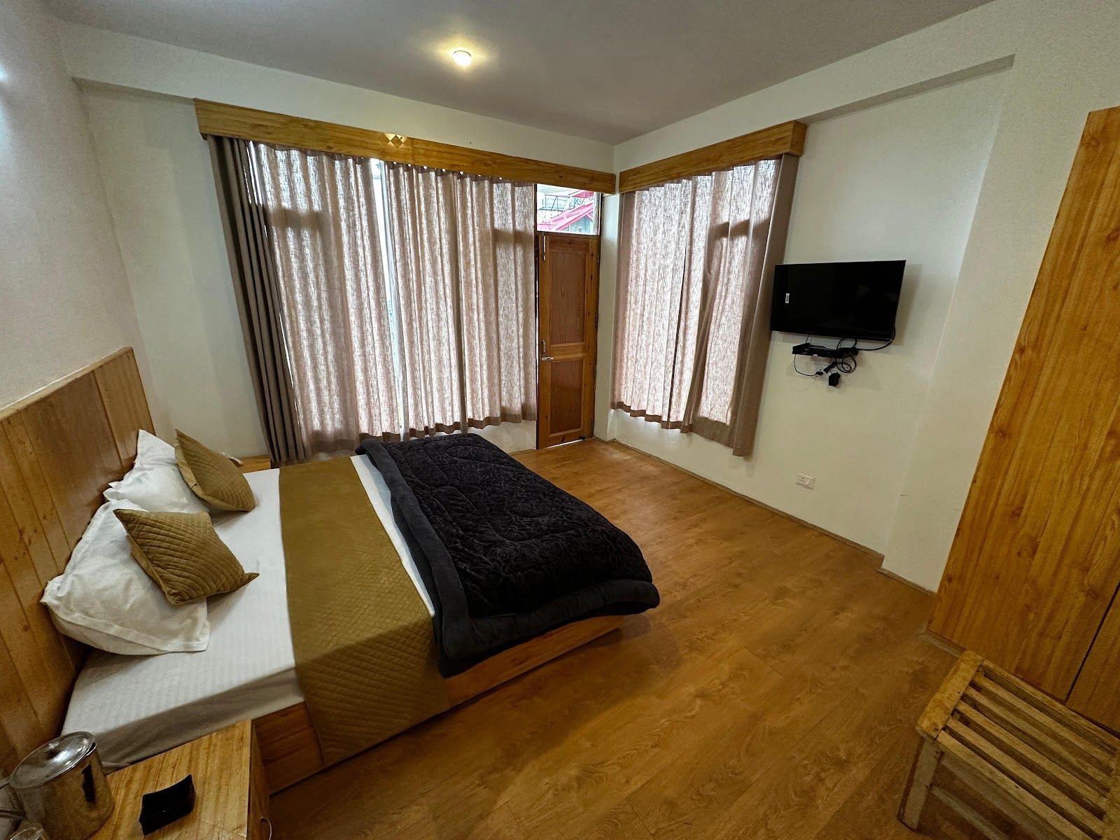 Homestay w/ Snow Mountain Views & Orchards, HP in Manali, HP 2