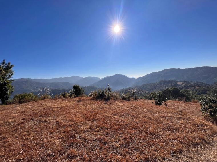 Hilltop Cottage w/ Valley Views & Bonfire