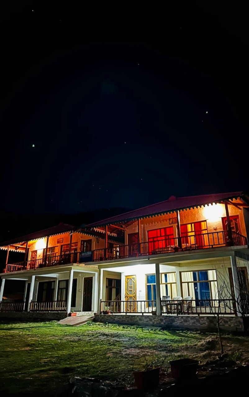 Mountain Homestay w/ Meals & Treks, Uttarakh...