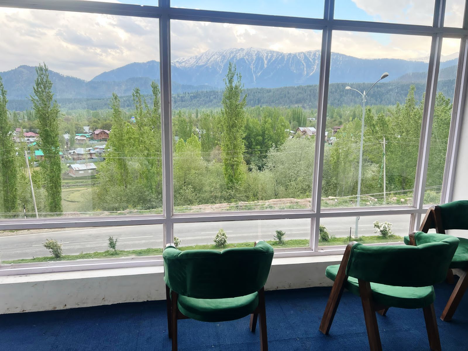 Mountain View Homestay w/ Home Meals, Kashmir -  photo 4