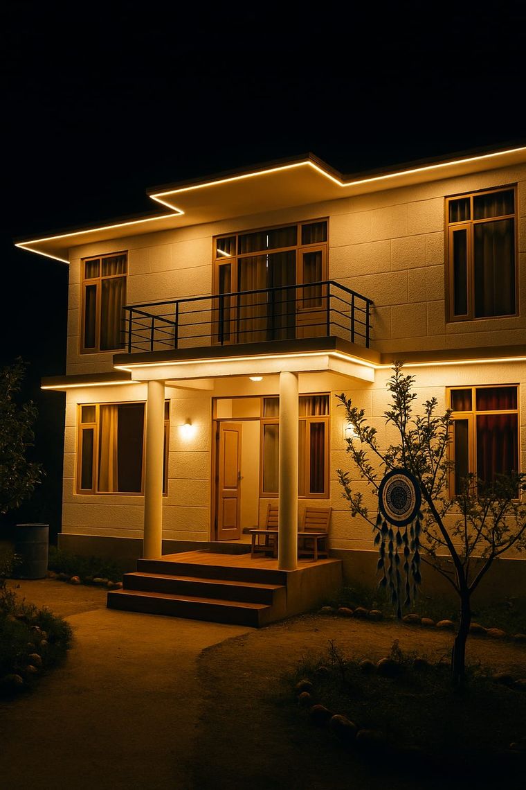 Homestay w/ Snow Mountain Views & Orchards, HP