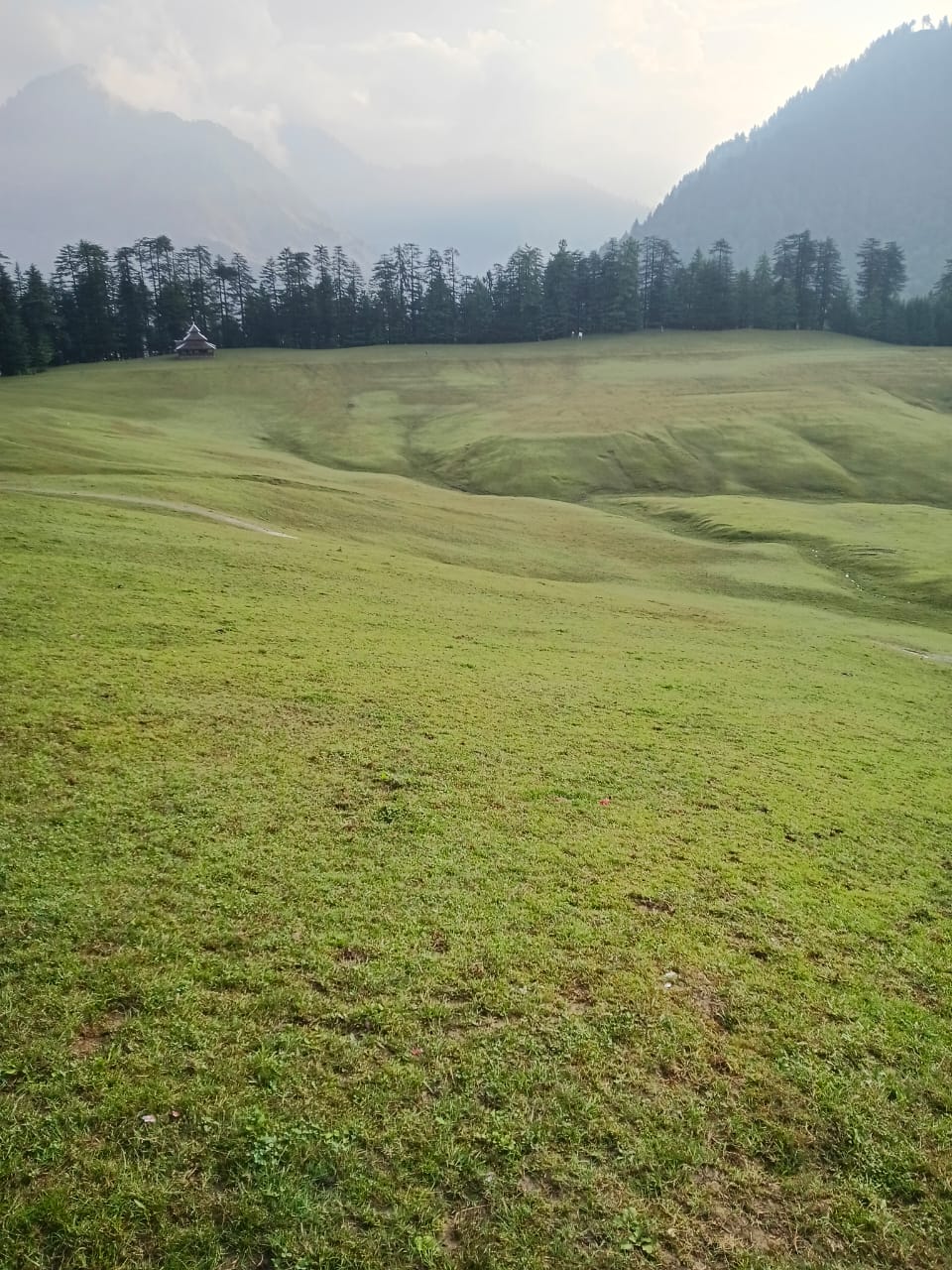 7 bedroom house with mountain views in Sainj