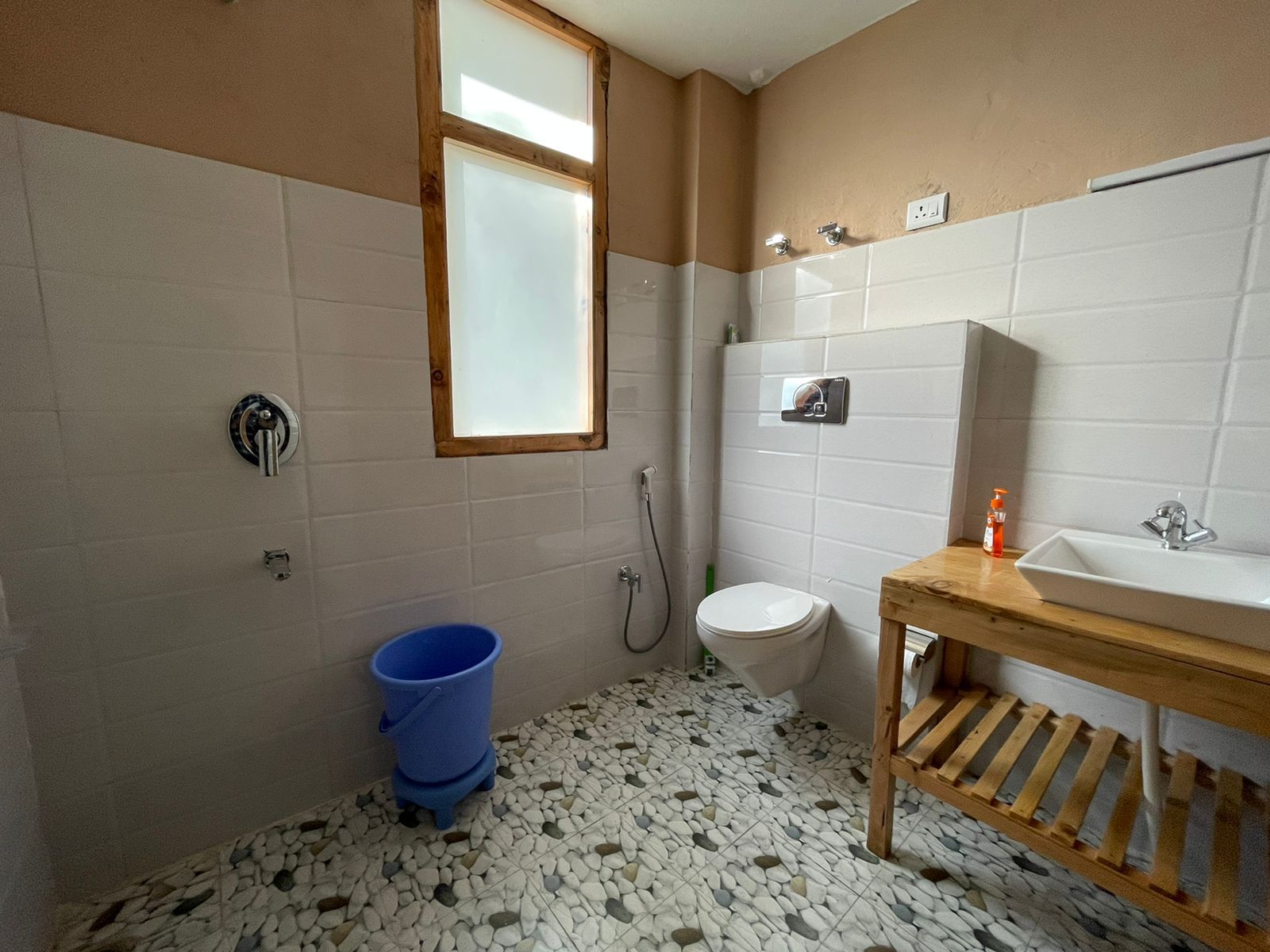 Homestay w/ Home Meals & Hiking Trails, HP - Jibhi, HP photo 4