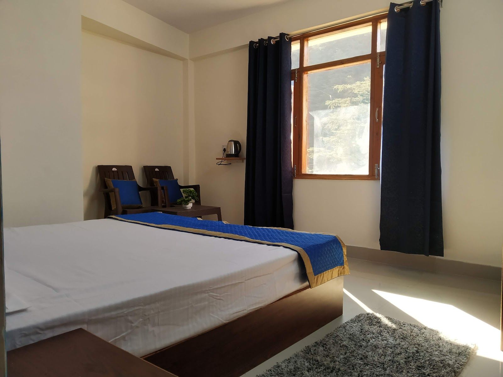King Bed House below Anadale with 4.8 Rating