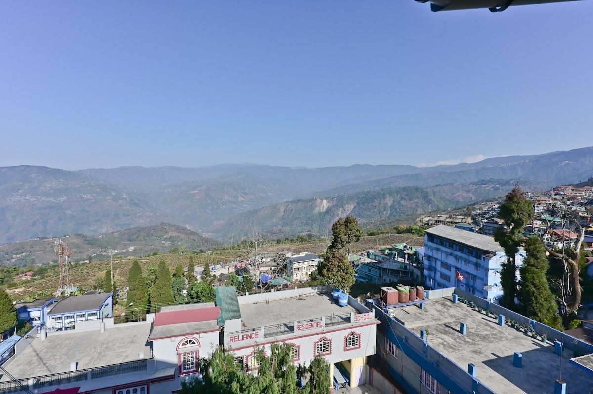 Mountain-View Retreat with Kanchenjunga Vistas