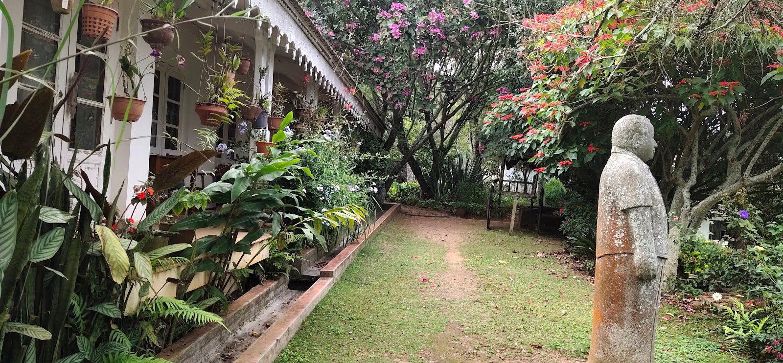 Art-filled bungalow homestay in Tamil Nadu